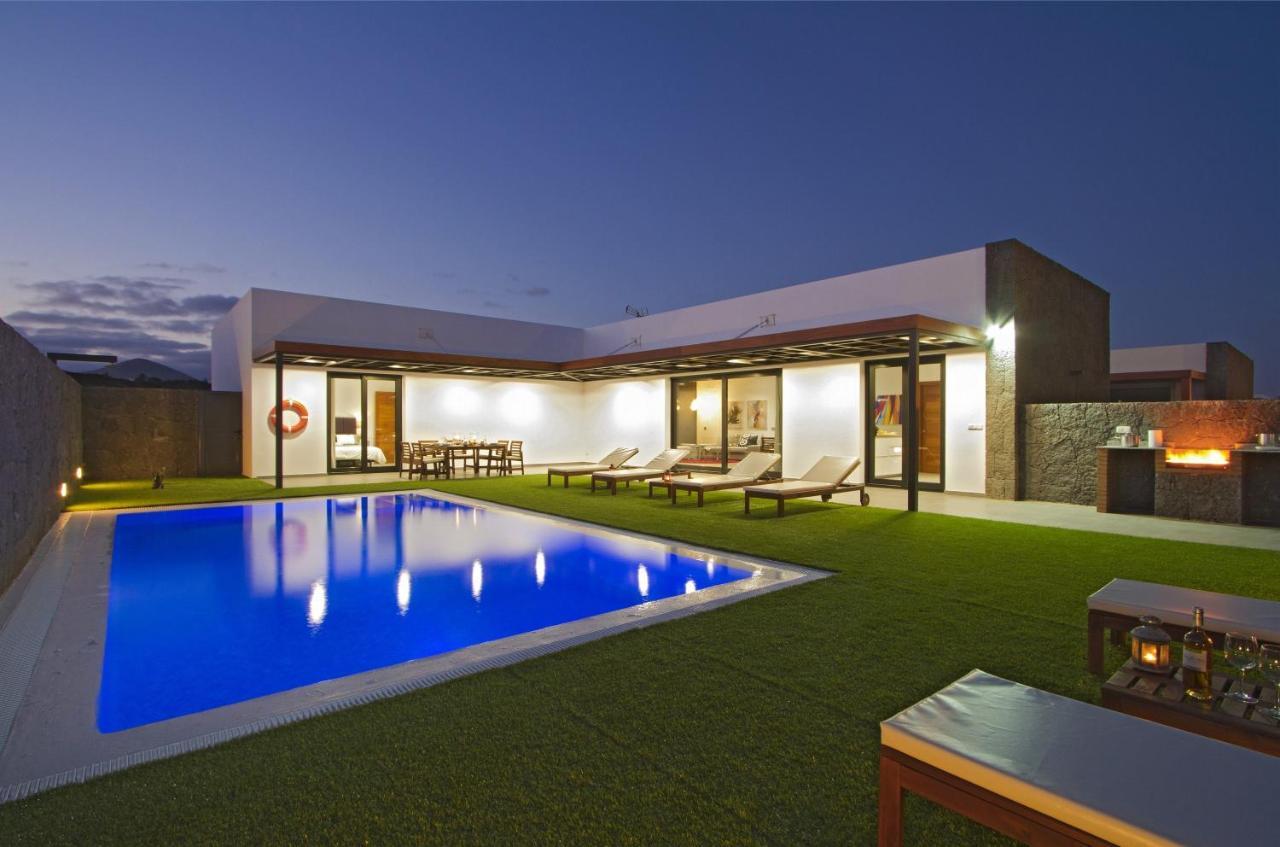 Luxury Los Mojones Villa Short Walk To Old Town Private Heated Pool Villa Los Mojones Angie Puerto Del Carmen Tías Exteriér fotografie