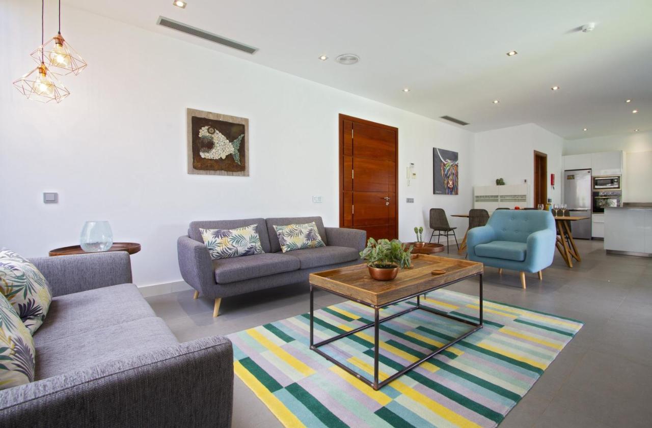 Luxury Los Mojones Villa Short Walk To Old Town Private Heated Pool Villa Los Mojones Angie Puerto Del Carmen Tías Exteriér fotografie